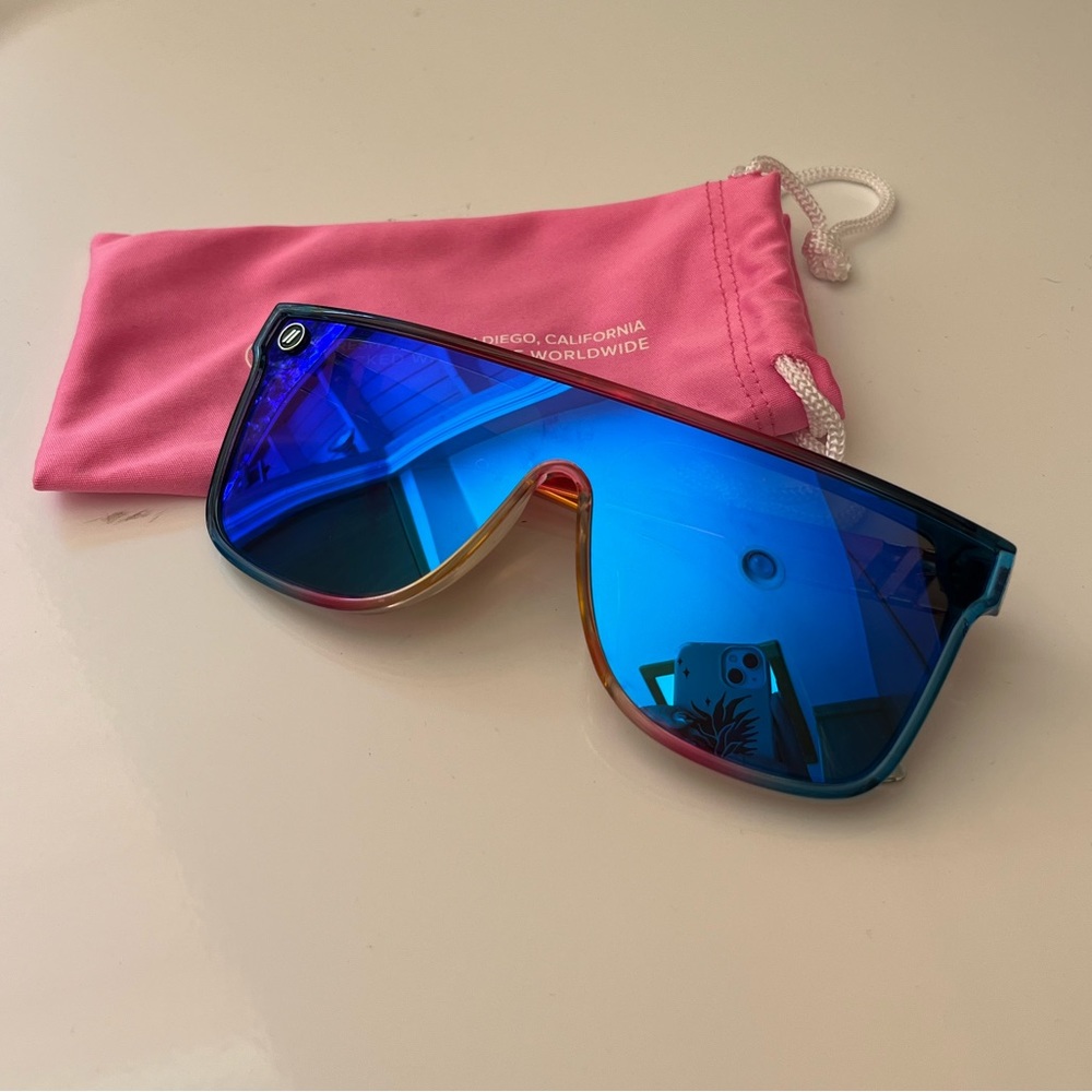 Blenders “sci-fi” sunglasses